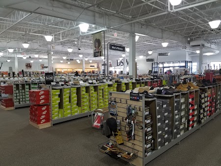 DSW Designer Shoe Warehouse Credibility Bureau